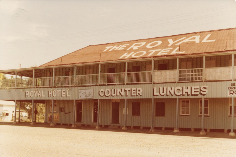 Royal Hotel, Hughenden, 1978; Fleming, Denise; May 1978; 201192 eHive