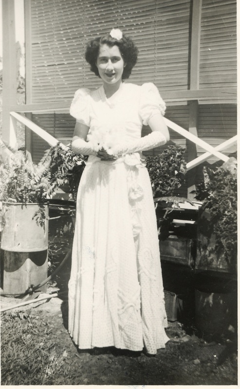 Portrait of debutante Beatrice Mitchell of Hughenden ca.1948