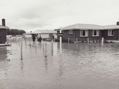 Photograph [1978 Flood, Riverhead Lane, Mataura]; Henderson, Keith Raymond; 1973; MT2017.18.2 