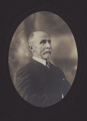 Photograph [Portrait of Andrew Balneaves]; Clayton, Charles (Gore); 1920s; MT2011.185.224