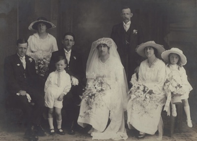 Photograph [Unidentified Wedding party]; Crown Studio (Gore); 1919-1930; MT2011.185.219