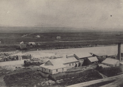 Photograph [Mataura Paper Mill, Mataura Flour Mill, the Mataura River and Mataura Falls]; unknown photographer; 1889; MT2011.185.58