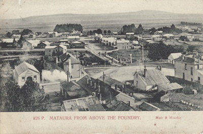 Postcard [Mataura from above Gardiner's foundry]; Muir & Moodie; c.1905; MT2011.185.125