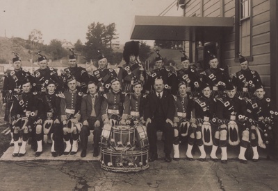 Photograph [Mataura Kilties Pipe Band]; unknown photographer; 1939; MT2014.36.21 