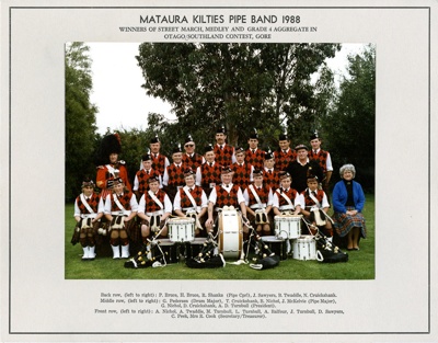 Photograph [Mataura Kilties Pipe Band]; Bremford, Arthur (Gore); 1988; MT2014.36.24 