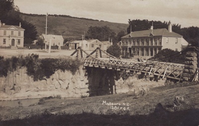 Postcard [Suspension Bridge, Mataura]; Radcliffe, Frederick George; 1910; MT2011.185.111
