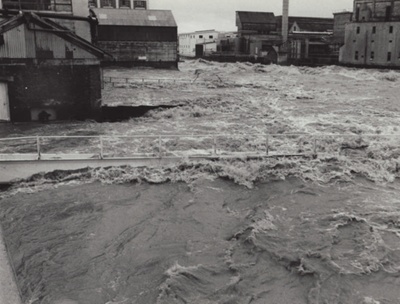 Photograph [Flood, Mataura Paper Mill, 1978] ; McDonald, Keith (Mr); 14.10.1978; MT2011.185.175