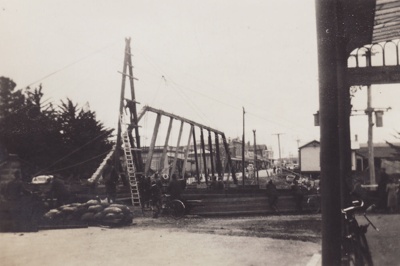 Photograph [Construction Mataura Arch Bridge]; Kerr, Daphne (nee Perry); 1938-1939; MT2012.57.1