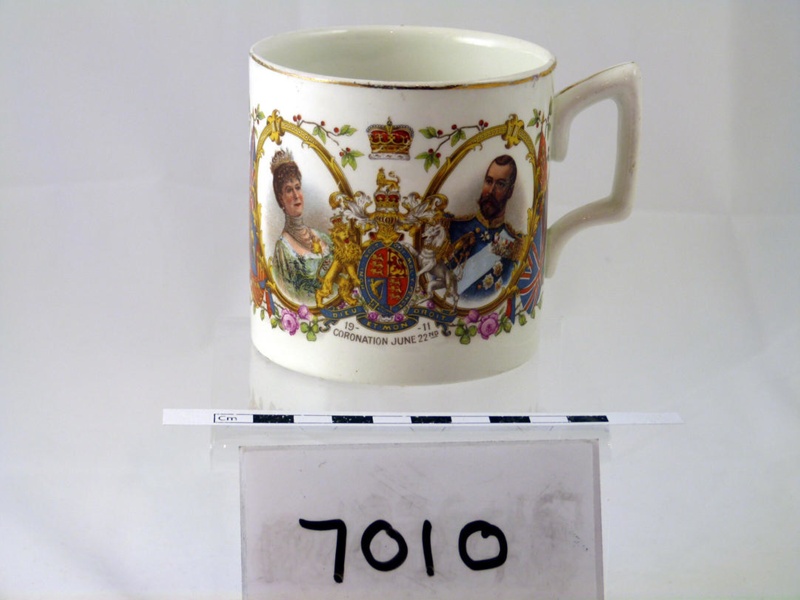 Coronation souvenir mug; Wedgwood; 1911; 1935.7010 | eHive