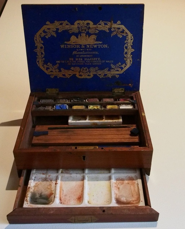 Artists Paint Box; Winsor & Newton; c. early 1900; TSO00017997 National Trust of Australia