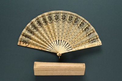 Folding Fan & Box; c. 1918; LDFAN2003.257.Y