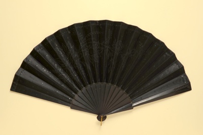 Folding Fan; c. 1885; LDFAN2012.31
