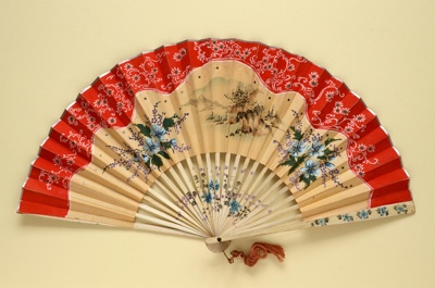 Folding Fan; c. 1920s; LDFAN2003.380.Y