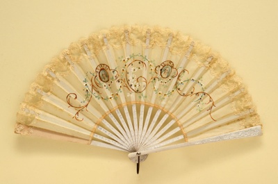 Folding Fan; c.1929; LDFAN2003.307.Y