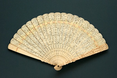 Ivory Brisé Fan, Chinese; c.1840s; LDFAN1994.189