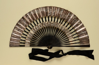 Cabriolet Fan; c. 1910; LDFAN2003.228.Y