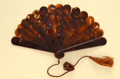 Brisé Fan; c.1870; LDFAN2000.10