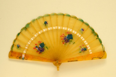Brisé Fan; c.1920-30; LDFAN2006.90