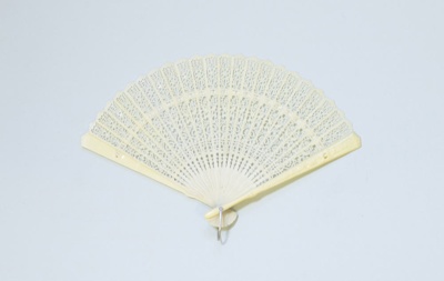 Folding Fan, Brisé; c.1950s; LDFAN2018.57