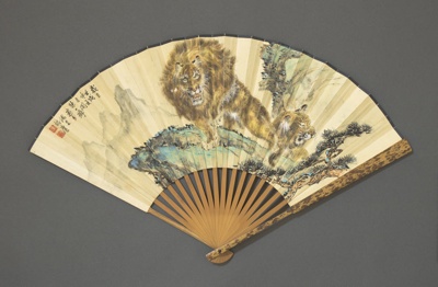 Bamboo fan with paper leaf painted on obverse with a lion and lioness and seals by Chen Yixiang and with calligraphy on reverse by Sha Bangcai. With box.; Chen Yixiang; 1982/1983; LDFAN2020.35