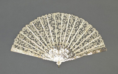 Folding fan ; c. 1895; LDFAN1999.43