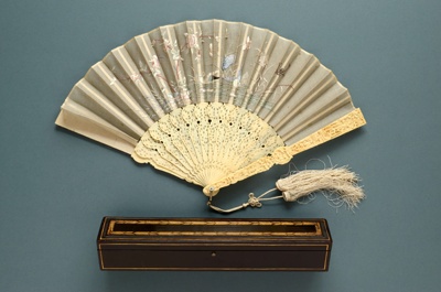 Folding Fan & Box; c. 1880; LDFAN2010.138.A & LDFAN2010.138.B