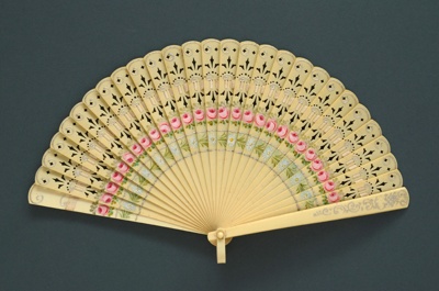 Brisé Fan; c. 1920s; LDFAN2011.132