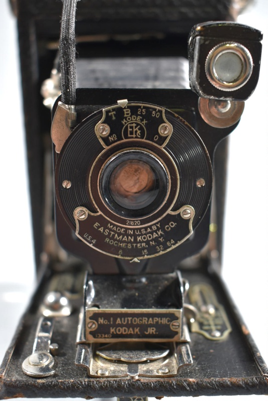 Camera, No. 1 Autographic Kodak JR. ; Canadian Kodak Co Ltd; 1914