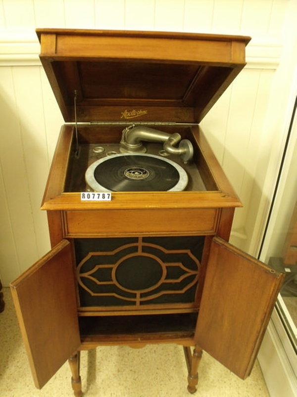 Gramophone - Apollo-Phone; HOME RECREATIONS LTD; R07787 | eHive