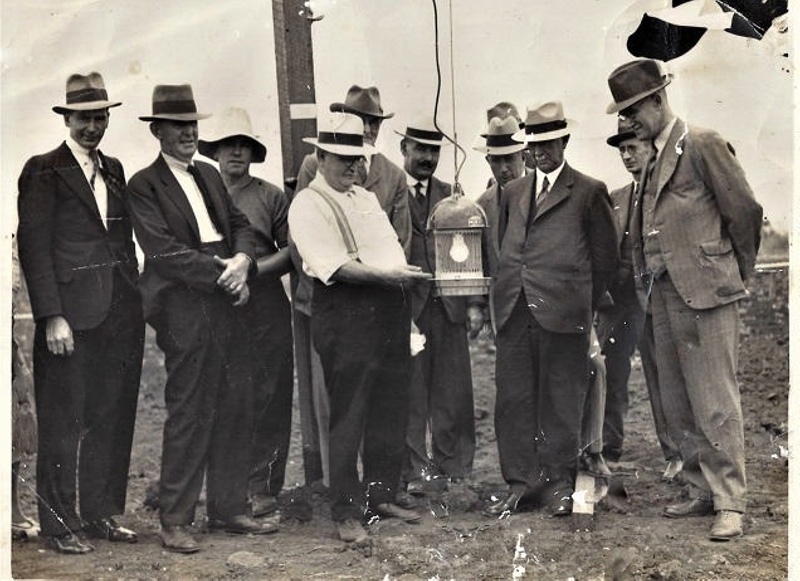 Photograph of the inaguration of the first electric street light in