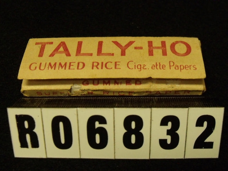 Cigarette papers - Tally Ho; TALLY-HO; R06832