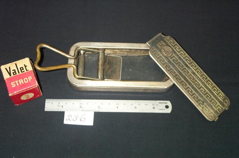 Rolls Razor Company Razor - Rolls ; Rolls Razor Co.; R00236 | eHive
