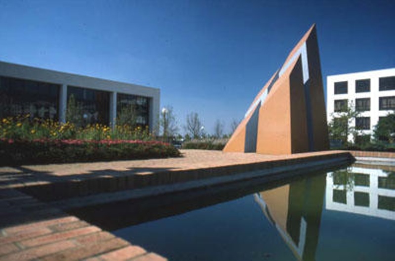 [Fred Roche Gardens - pond and sculpture]; Unknown; 1986; IMA/CA/4171 ...