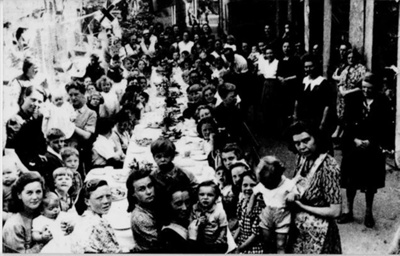 Street Party To Celebrate V E Day In Barnstaple; 1945; 160 | EHive