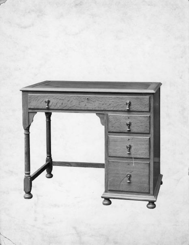 Writing Table 1215; Shapland and Petter HLF; 286 eHive