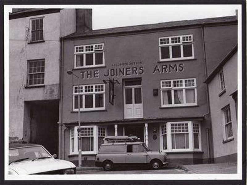 The Joiners Arms public house, Bideford, in 1985; 1985; 8212253 eHive