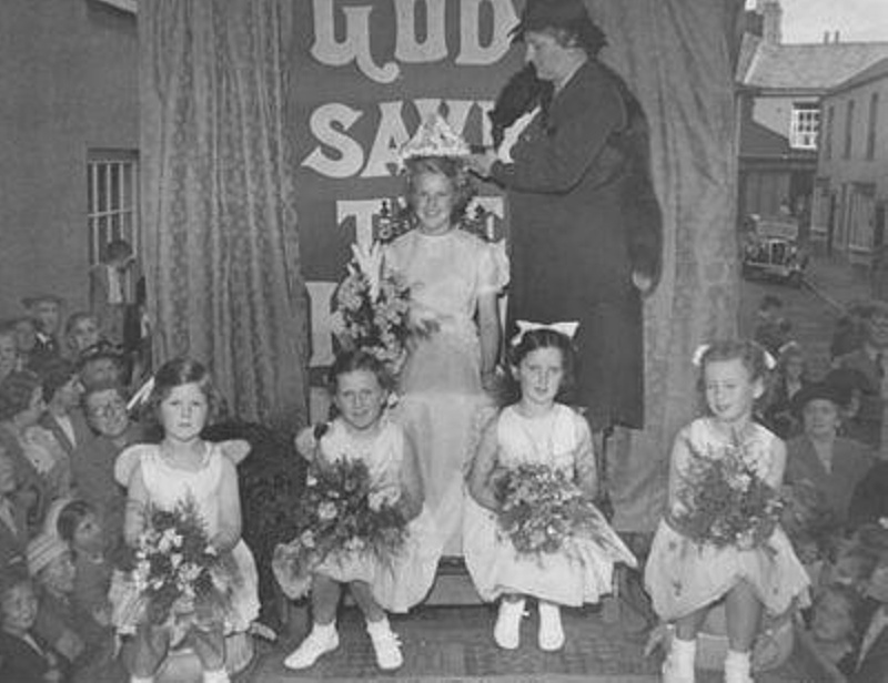 Chulmleigh Old Fair Crowning the Queen; 1950 July; 21-10438 | eHive