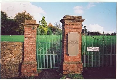 North Tawton Heritage Trail Image 06 - Frank Henson Gibbings Memorial 