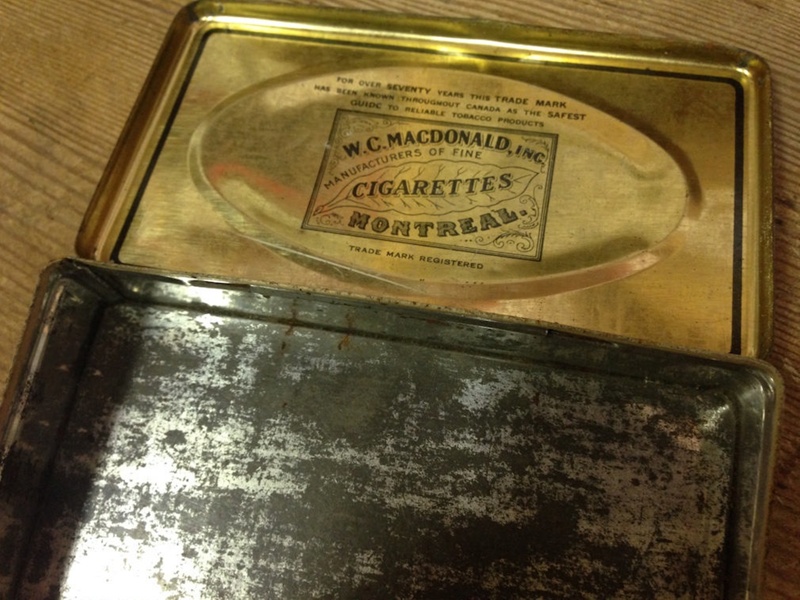 British Consul Cigarette tin; W.C. MacDonald Inc.; 019.0199.0001
