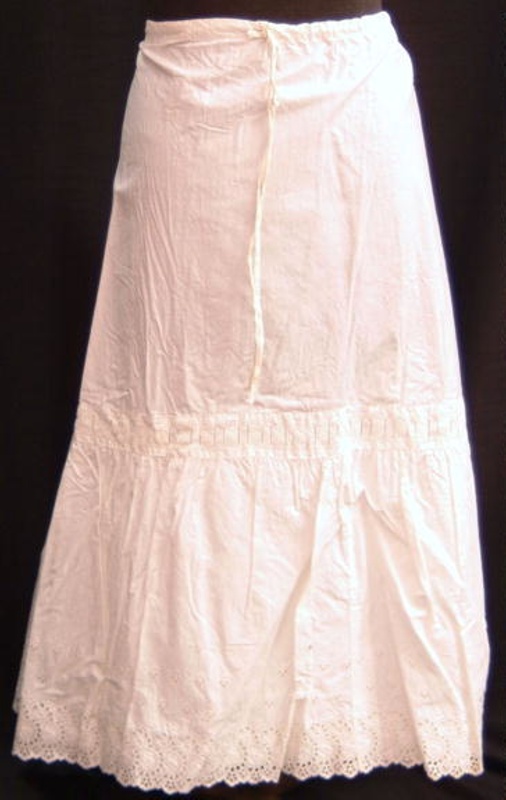 Petticoat, white cotton/broderie anglaise; 97.211 | eHive