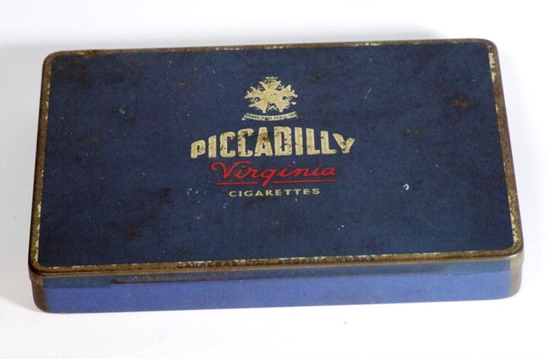 Cigarette tin Piccadilly Virginia Carreras Ltd c. 1911