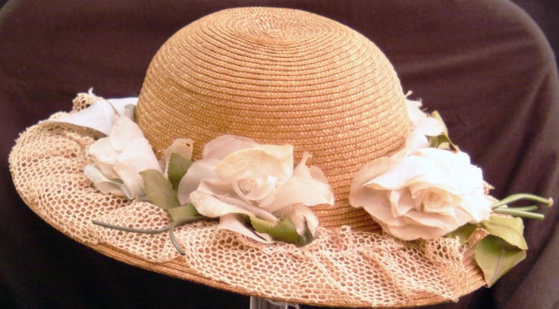 Straw hat, ladies, cream fabric flowers/cotton net; [1950  display picture 1