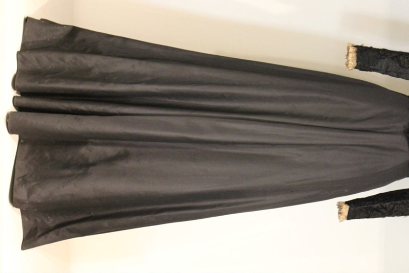 Underskirt, black silk/wool bombazine; c. 1895; 2014.85.1 eHive