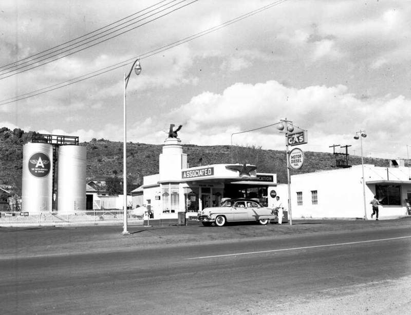 Associated Gas Station, Kingman, AZ; c 1950s; 4793 on eHive
