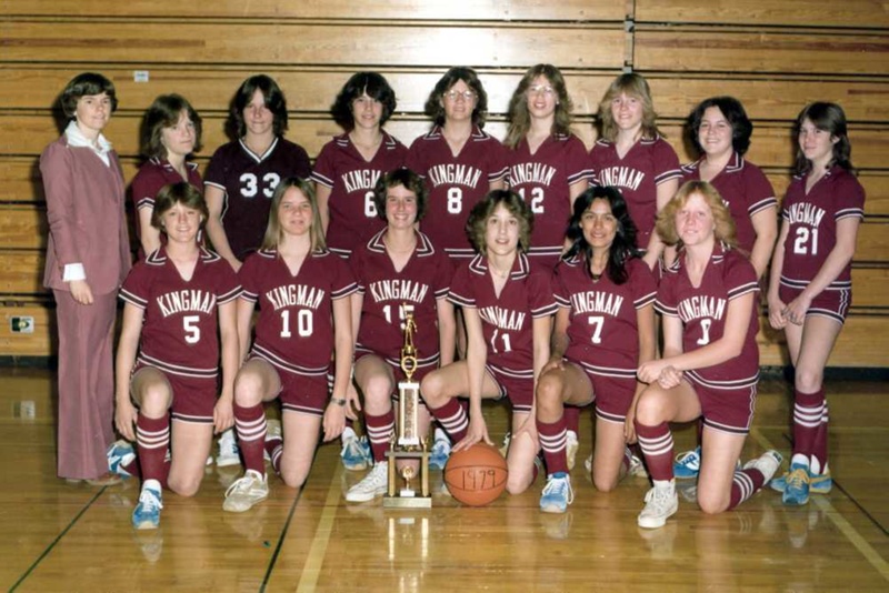 Girls Basketball Team 1970; Gallup Studios; 13498 eHive