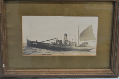 photograph of steam drifter "Faithful Friend" (LT 33) at sea; LOWMS:2023.152