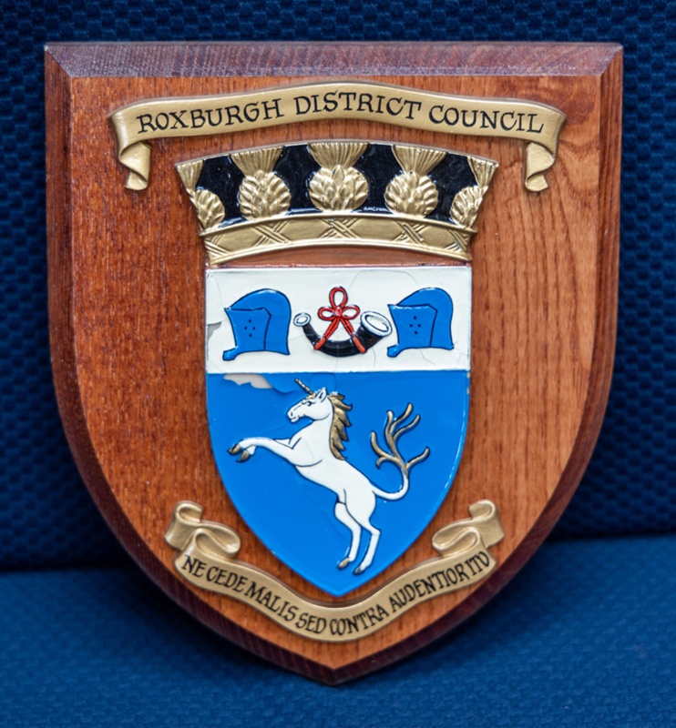 Roxburgh District Council Plaque Presentation; PZ546 | eHive