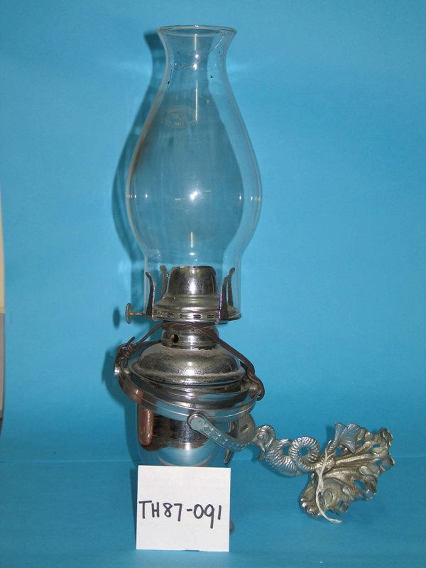 Kerosene Indoor Lamp; c 1910; TH1987.91 eHive