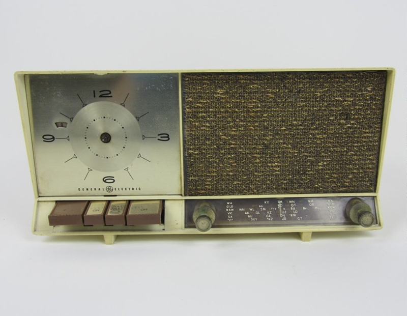 Radio / Clock; General Electric (USA); Circa 1960s; MUS1993.56.9 eHive