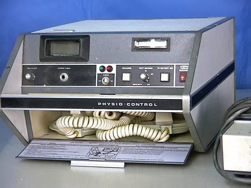 Lifepak 33 Defibrillator; NEMSM.0237 | eHive